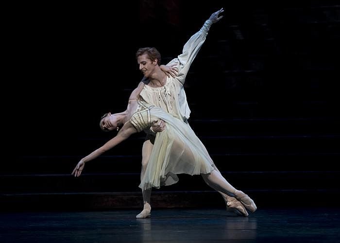 Evgenia Obratztsova and Steven McRae in Romeo Juliet Evgenia Obratztsova and Steven McRae in Romeo Juliet