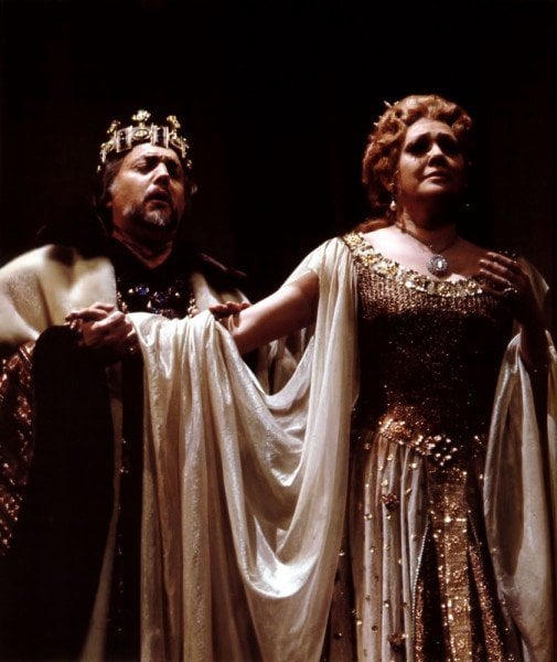 Fiorenza Cossotto as Leonora with Piero Cappuccilli in La Favorita La Scala 1974 Fiorenza Cossotto as Leonora with Piero Cappuccilli in La Favorita La Scala 1974