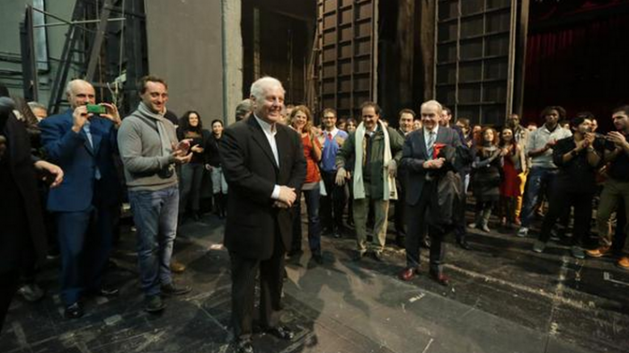 Daniel Barenboim backstage at La Scala Daniel Barenboim backstage at La Scala