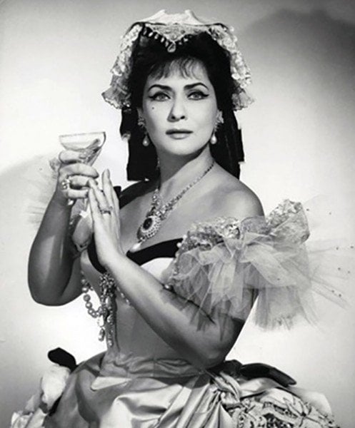 Virginia Zeani in La traviata at the Metropolitan Opera 1966 photo by Louis M%C3%A9lan%C3%A7on Metropolitan Opera