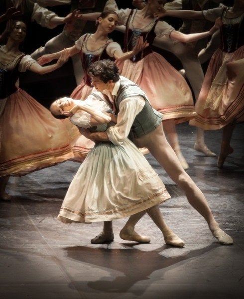 Viktorina Kapitonova in Giselle with Roberto Bolle photo by Maria Helena Buckley