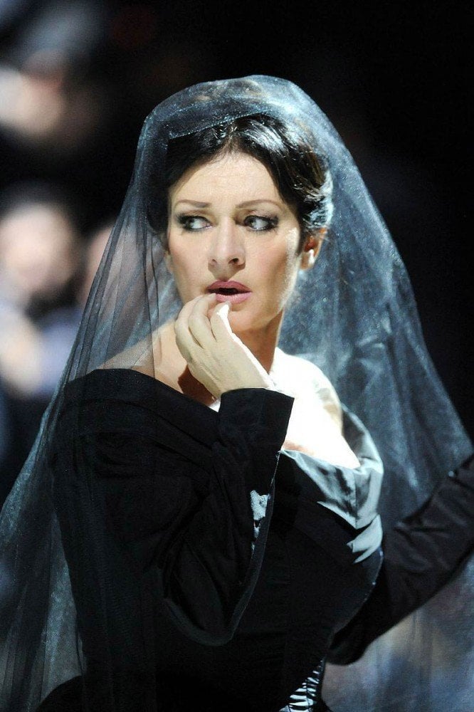 Tenor Fabio Armiliato speaks and sings at partner Daniela Dessì’s funeral