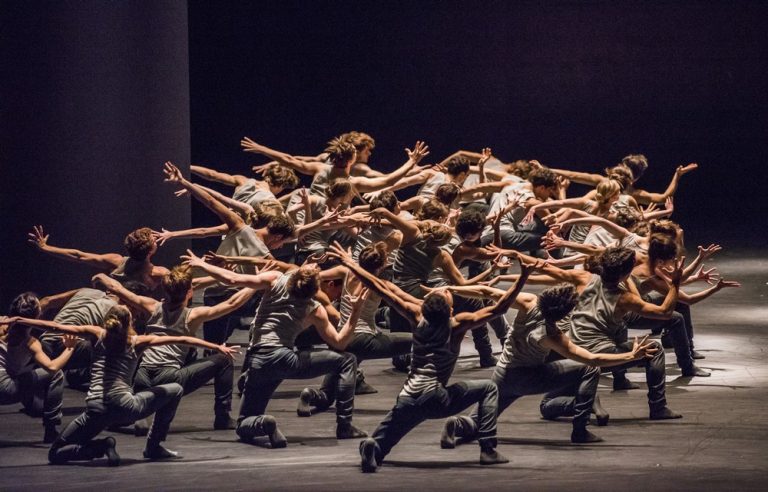 Flight Pattern. Artists of The Royal Ballet. cROH, 2017. Photographed by Tristram Kenton.