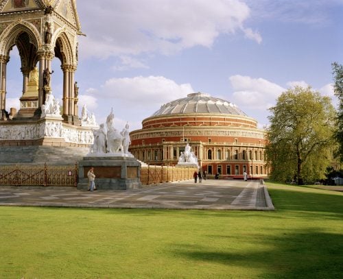 ALBERT MEMORIAL AND THE NORTH ENTRANCE TO THE ROYAL ALBERT HALL © Marcus Ginns