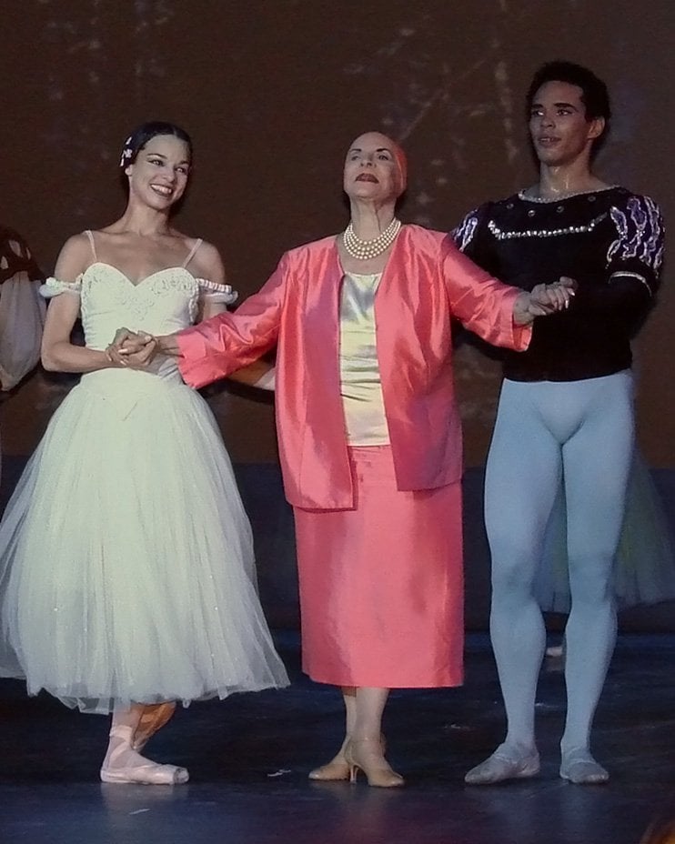 Alicia Alonso after a performance with the Ballet National de Cuba Paris photo by Jean Pierre Dalb%C3%A9ra Alicia Alonso after a performance with the Ballet National de Cuba, Paris, photo by Jean Pierre Dalbéra