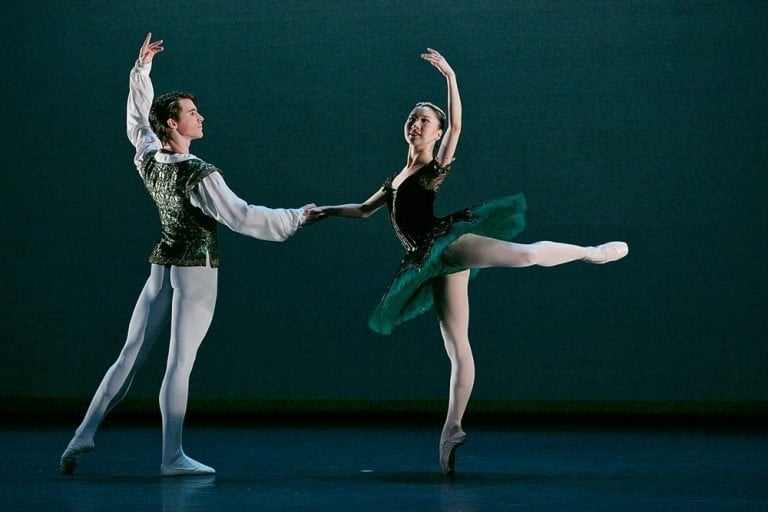 Rina Kanehara and Aitor Arrieta performing the Esmeralda pas de deux © Dasa Wharton 2