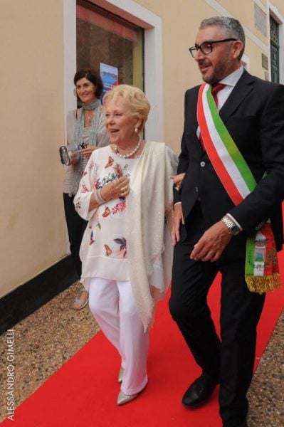 Renata Scotto with the Mayor, Alessandro Oddo   photo by Alessandro Gimelli 3