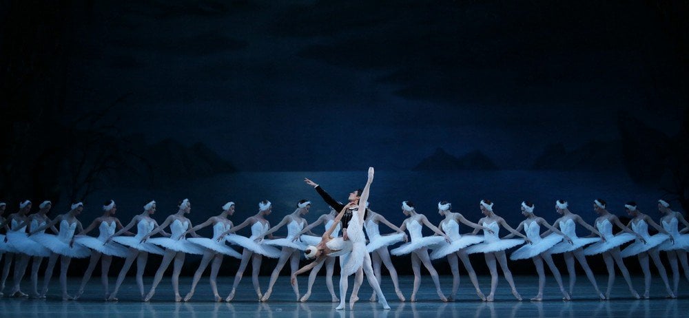 Ekaterina Kondaurova Timur Askerov in Swan Lake by Natasha Razina %C2%A9 State Academic Mariinsky Theatre Ekaterina Kondaurova & Timur Askerov in Swan Lake by Natasha Razina © State Academic Mariinsky Theatre