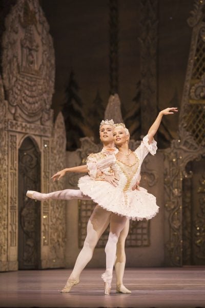 The Nutcracker with Francesca Hayward and Alexander Campbell. © ROH, Helen Maybanks 2016 (2)