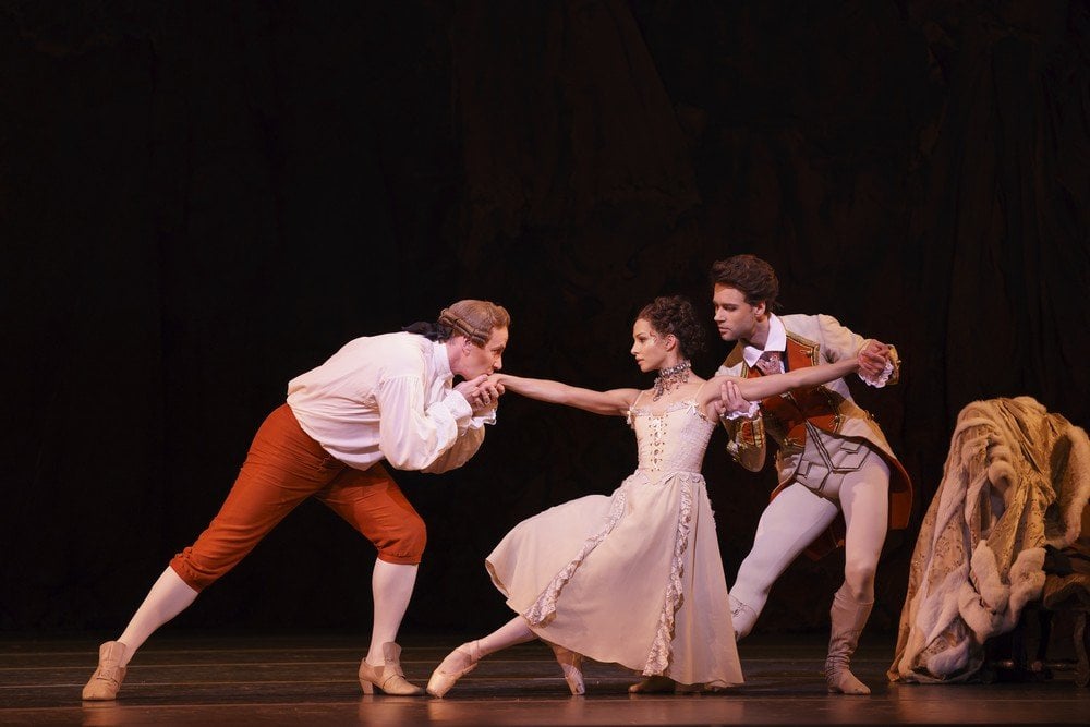 Manon with Christopher Saunders as Monsieur GM Francesca Hayward and Alexander Campbell as Lescaut %C2%A9ROH 2018 Bill Cooper Manon with Christopher Saunders as Monsieur GM, Francesca Hayward and Alexander Campbell as Lescaut ©ROH, 2018, Bill Cooper