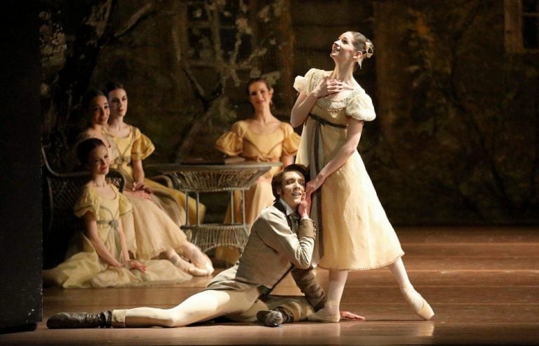 Laurretta Summerscales as Olga in Onegin with Jonah Cook at Bayerisches Staatsballett, photo by Wilfried Hösl