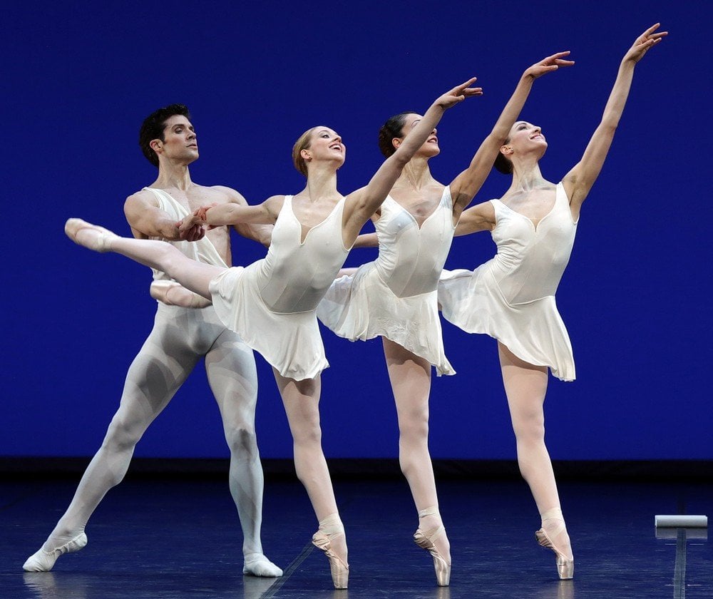 Apollo choreography by George Balanchine© The George Balanchine Trust Roberto Bolle Virna Toppi Nicoletta Manni Martina Arduino photo by Brescia e Amisano Teatro alla Scala Apollo choreography by George Balanchine© The George Balanchine Trust Roberto Bolle, Virna Toppi, Nicoletta Manni, Martina Arduino, photo by Brescia e Amisano Teatro alla Scala