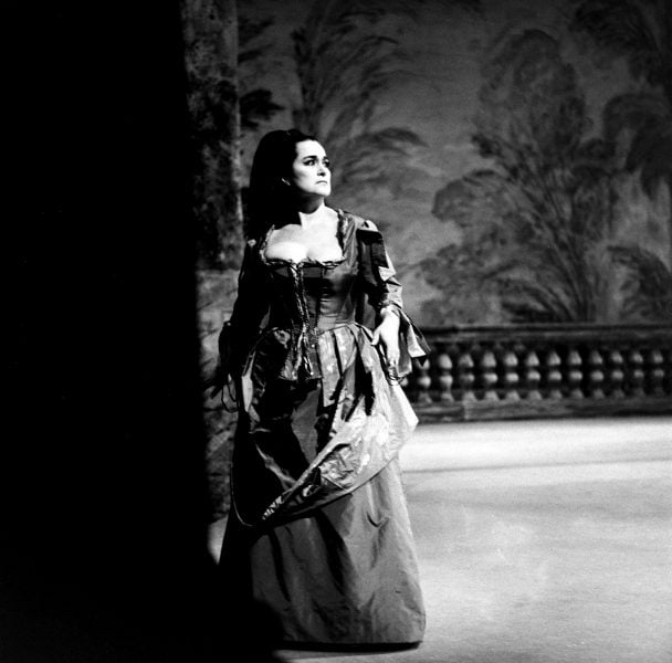 Leyla Gencer in Idomeneo, photo by Lelli e Masotti