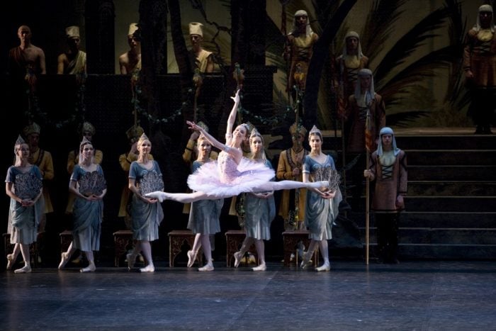 Ekaterina Krysanova As Gamzatti In La Bayadére, Photo By Damir Yusupov, Bolshoi Theatre, 2007
