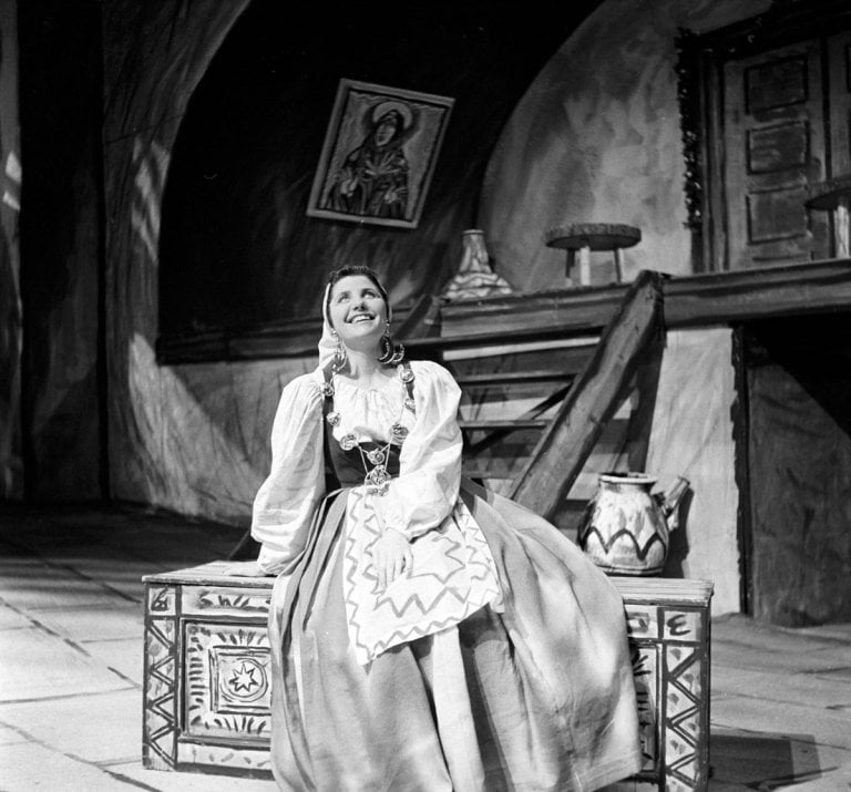Luisa-Mandelli-in-La-figlia-di-Jorio,-1955