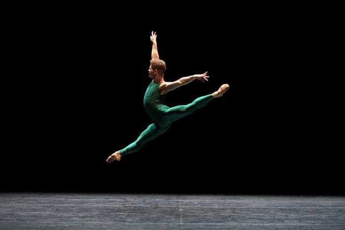 Rhys Antoni Yeomans performing In The Middle Somewhat Elevated %C2%A9 Laurent Liotardo Rhys Antoni Yeomans performing In The Middle Somewhat Elevated © Laurent Liotardo