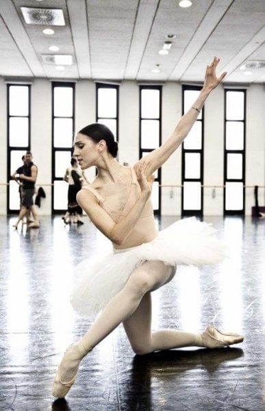 Martina Arduino rehearsing Le Corsaire photo Brescia e Amisano Teatro alla Scala Martina Arduino rehearsing Le Corsaire, photo Brescia e Amisano, Teatro alla Scala