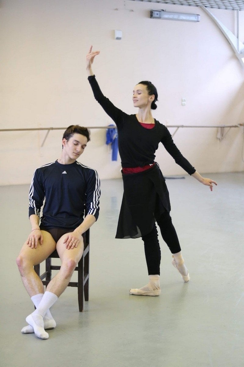 Shale Wagman with Olesya Novikova rehearsing La Sylphide at the Mariinsky theatre photo by Svetlana Avvakum Shale Wagman with Olesya Novikova rehearsing La Sylphide at the Mariinsky theatre, photo by Svetlana Avvakum