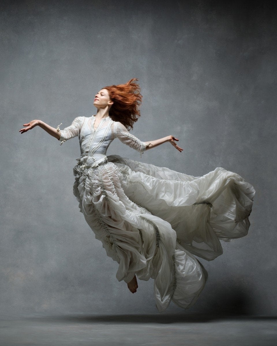 Heather McGinley Paul Taylor Dance Company Silk parachute dress by Norma Kamali %C2%A9 Ken Browar and Deborah Ory Heather McGinley, Paul Taylor Dance Company Silk parachute dress by Norma Kamali © Ken Browar and Deborah Ory