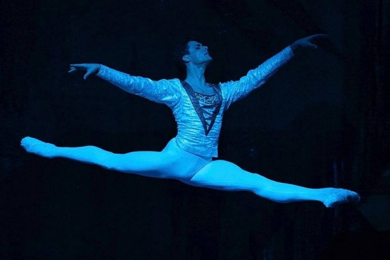 Jacopo Tissi in Swan Lake crop