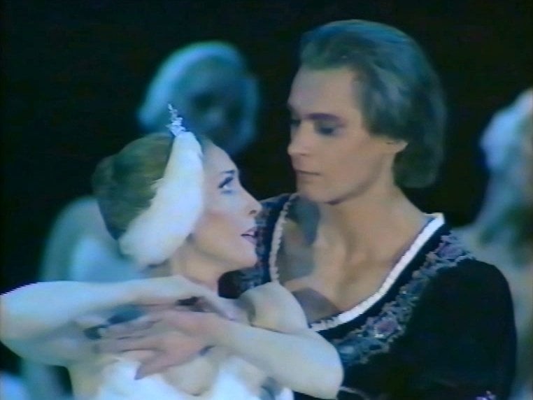 Natalia Makarova and Konstantin Zaklinsky in Swan Lake Act 2 adagio 3 1