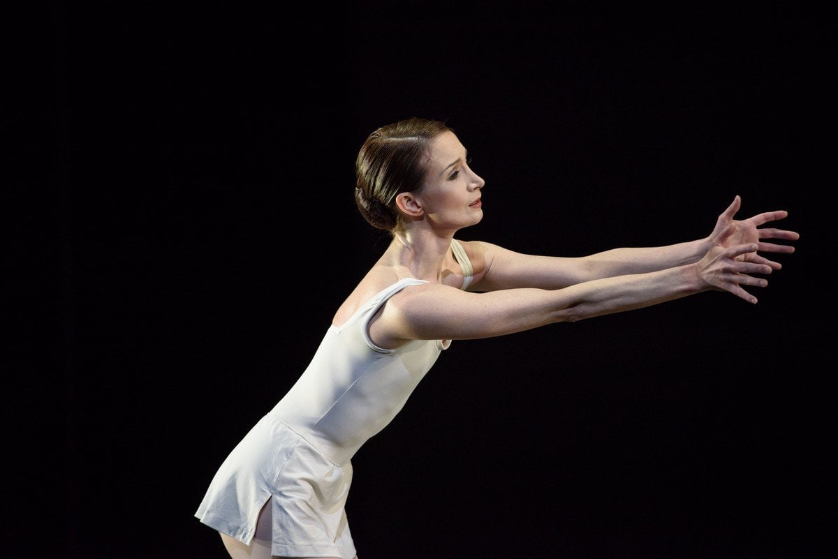Song of the Earth. Lauren Cuthbertson. © ROH 2015. Photographed by Bill Cooper Song of the Earth. Lauren Cuthbertson. © ROH, 2015. Photographed by Bill Cooper