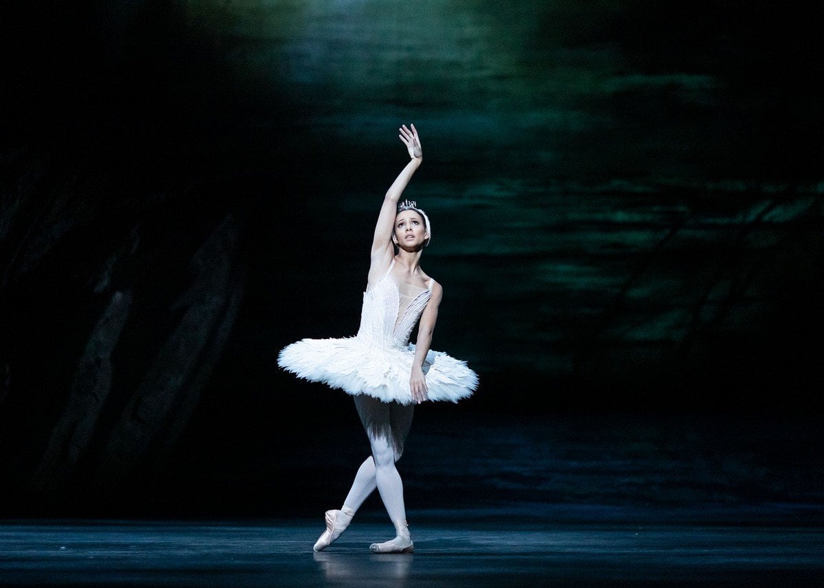 Francesca Hayward in Swan Lake photo by Helen Maybanks ©2020 ROH Francesca Hayward in Swan Lake, photo by Helen Maybanks ©2020 ROH