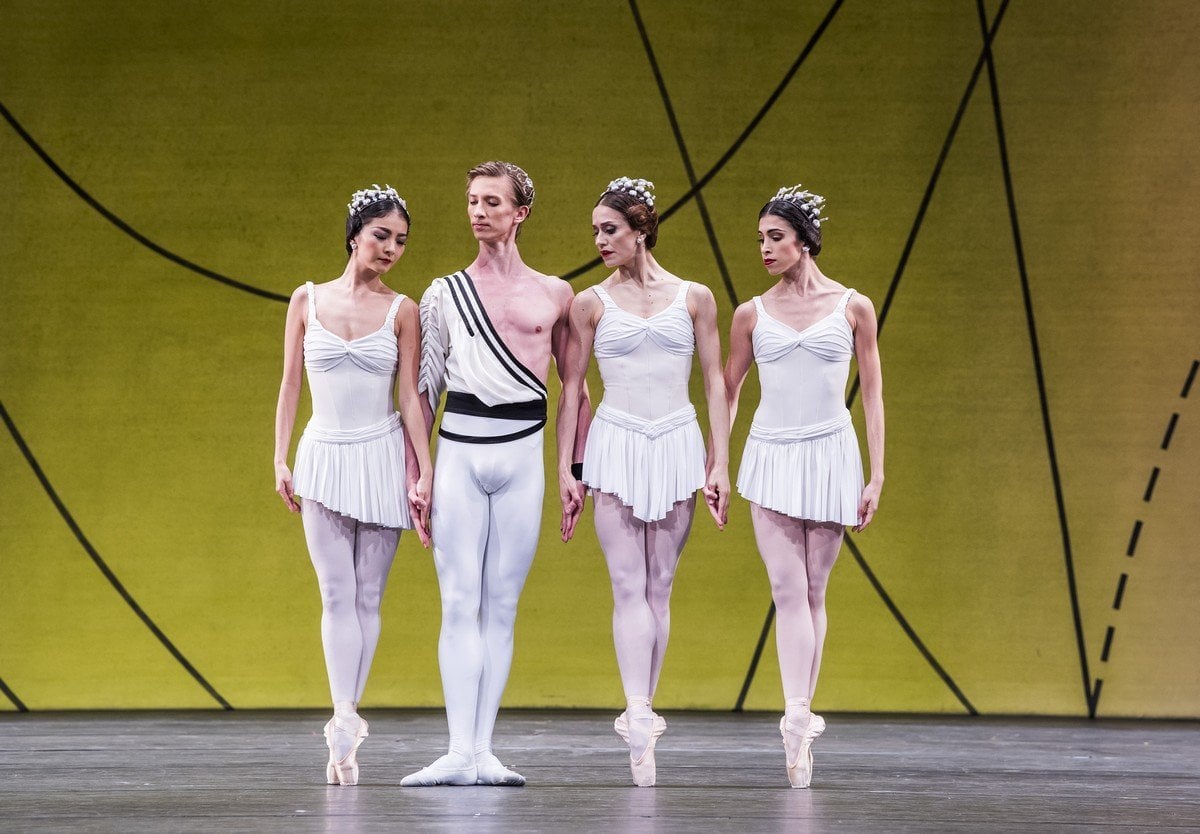 Artists of The Royal Ballet in Symphonic Variations. © ROH 2017. Photographed by Tristram Kenton. 2 Artists of The Royal Ballet in Symphonic Variations. © ROH, 2017. Photographed by Tristram Kenton. (2)