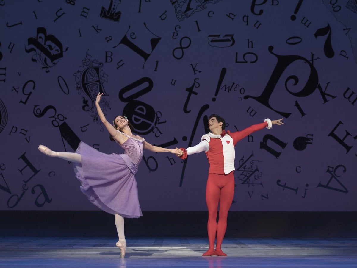 Lauren Cuthbertson as Alice and Federico Bonelli as the Knave of Hearts © 2017 ROH. Photograph by Andrej Uspenski Lauren Cuthbertson as Alice and Federico Bonelli as the Knave of Hearts © 2017 ROH. Photograph by Andrej Uspenski