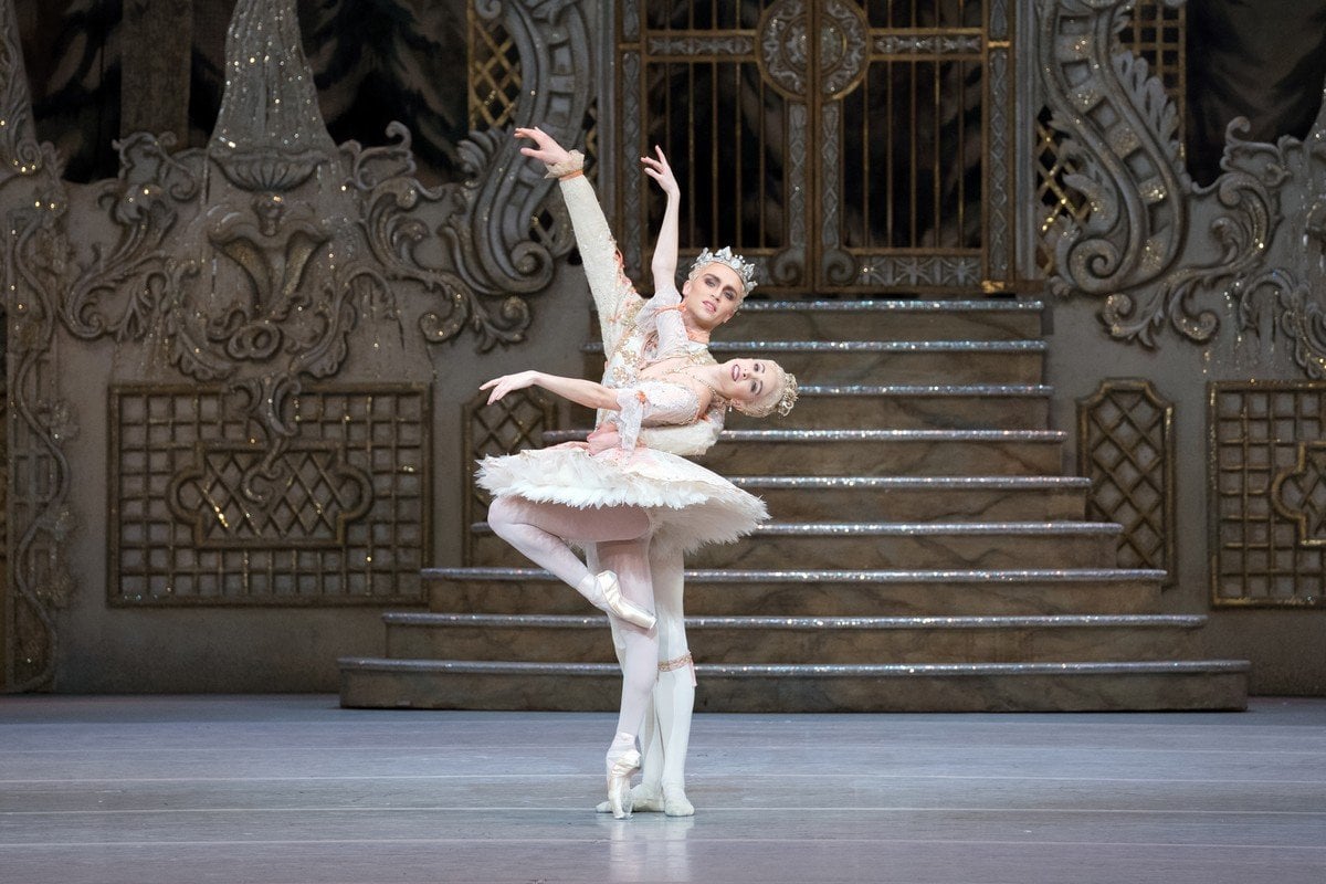 Yasmine Naghdi as The Sugar Plum Fairy and Matthew Ball as The Prince in The Nutcracker The Royal Ballet © 2017 ROH photo by Karolina Kuras 1 Yasmine Naghdi as The Sugar Plum Fairy and Matthew Ball as The Prince in The Nutcracker, The Royal Ballet © 2017 ROH, photo by Karolina Kuras (1)