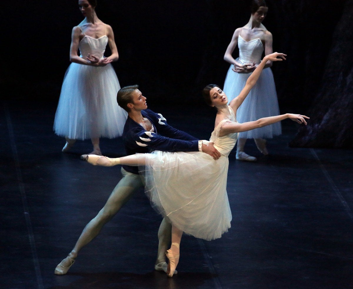 Giselle Nicoletta Manni and Timofej Andrijashenko photo Brescia e Amisano © Teatro alla Scala 1 Giselle, Nicoletta Manni and Timofej Andrijashenko, photo Brescia e Amisano © Teatro alla Scala