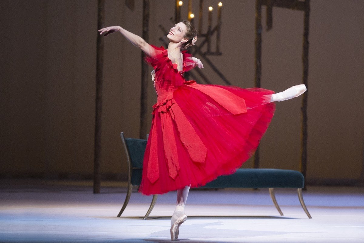 Zenaida Yanowsky as Marguerite in Marguerite and Armand The Royal Ballet. © ROH Tristram Kenton 2013. Zenaida Yanowsky as Marguerite in Marguerite and Armand, The Royal Ballet. © ROH, Tristram Kenton, 2013.