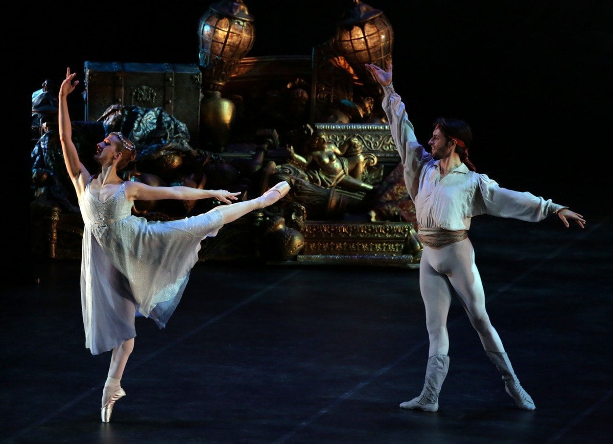 Le Corsaire with Virna Toppi and Marco Agostino photo by Brescia e Amisano © Teatro alla Scala Le Corsaire with Virna Toppi and Marco Agostino, photo by Brescia e Amisano © Teatro alla Scala