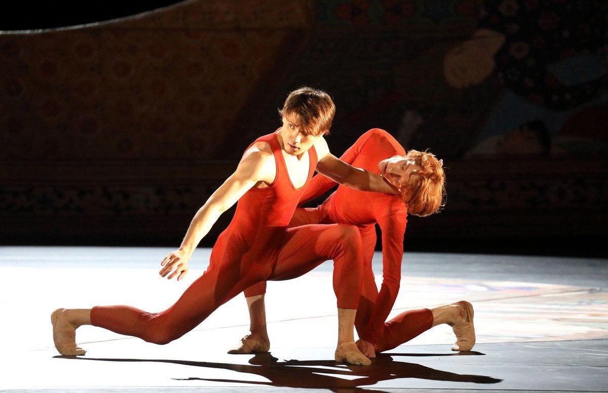 Portrait Wayne McGregor Sunyata Erik Murzagaliyev and Jonah Cook © Wilfried Hosl Portrait Wayne McGregor - Sunyata - Erik Murzagaliyev and Jonah Cook © Wilfried Hösl