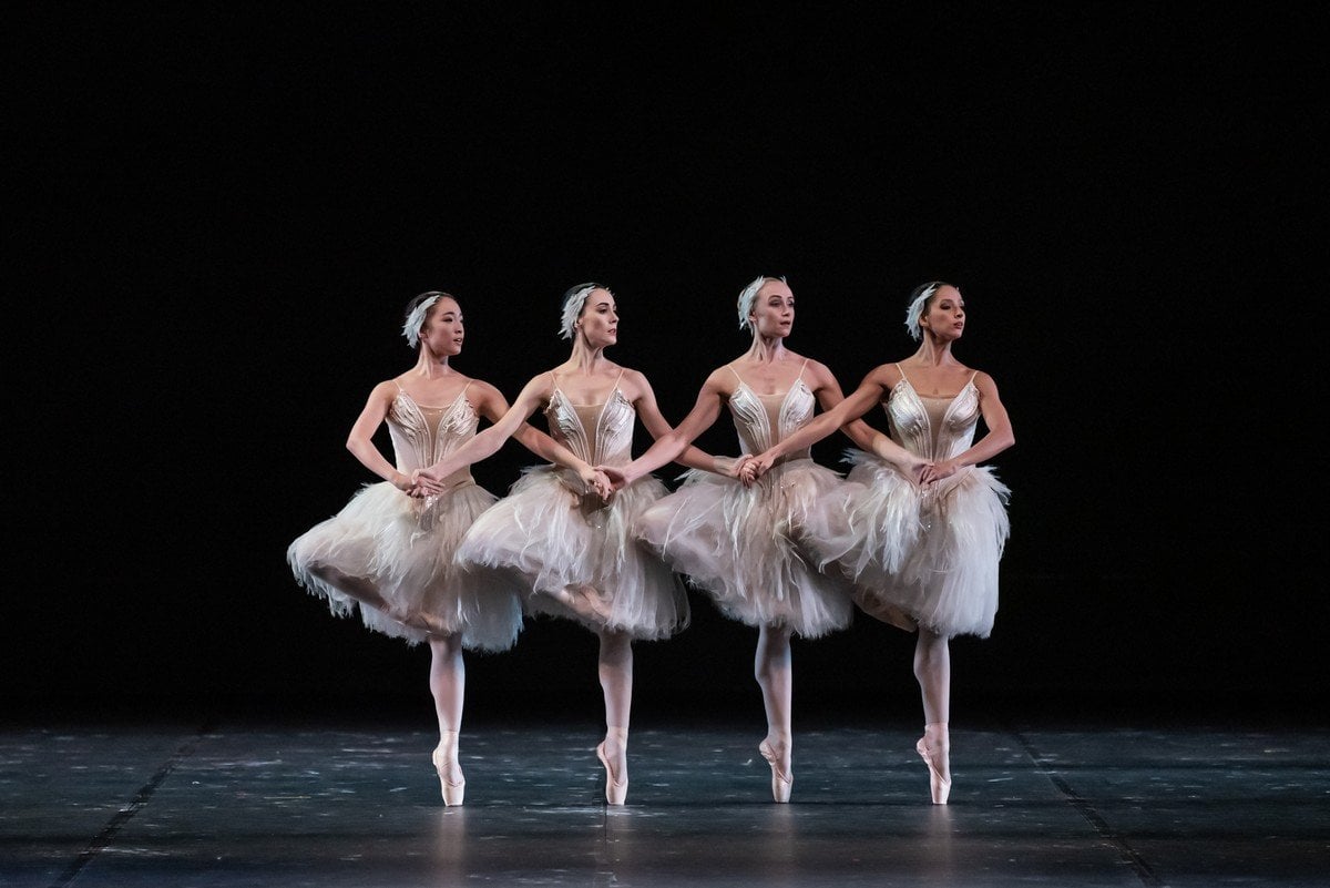 Swan Lake Villaba Kawazoe Bastos Dowdney © Serghei Gherciu Swan Lake - Villaba, Kawazoe, Bastos, Dowdney © Serghei Gherciu