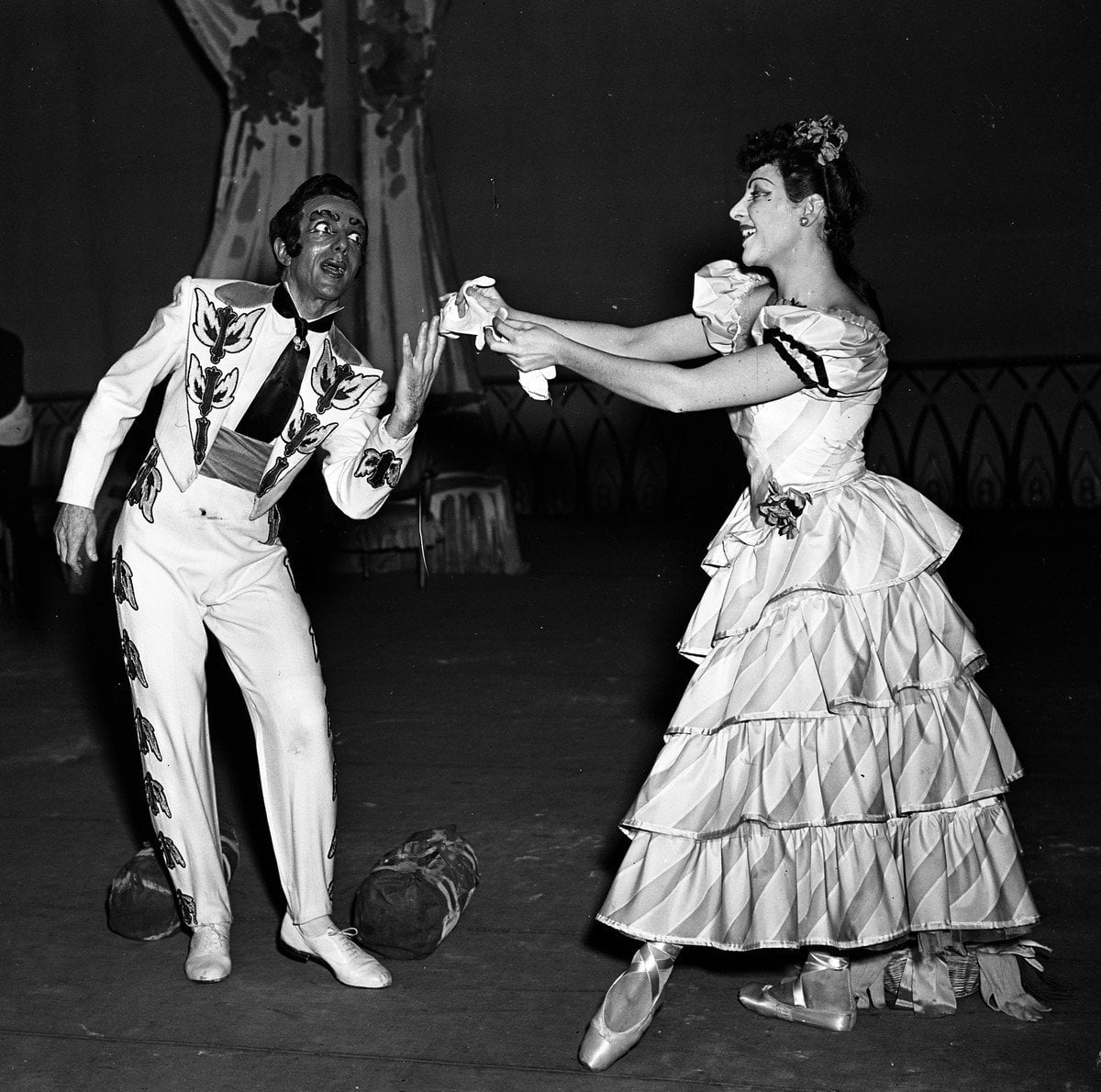 1949 Gaite parisienne with Leonide Massine photo by Erio Piccagliani © Teatro alla Scala 1949 Gaîté parisienne with Leonide Massine, photo by Erio Piccagliani © Teatro alla Scala