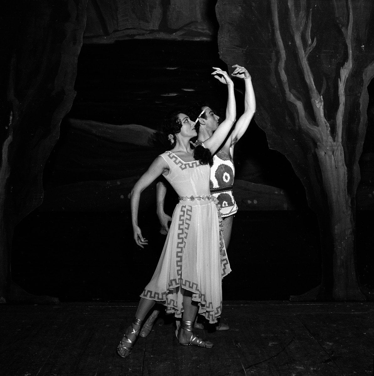 1953 Luciana Novaro in Daphnis et Chloe with Mario Pistoni photo by Erio Piccagliani © Teatro alla Scala 1953 Luciana Novaro in Daphnis et Chloé with Mario Pistoni, photo by Erio Piccagliani © Teatro alla Scala