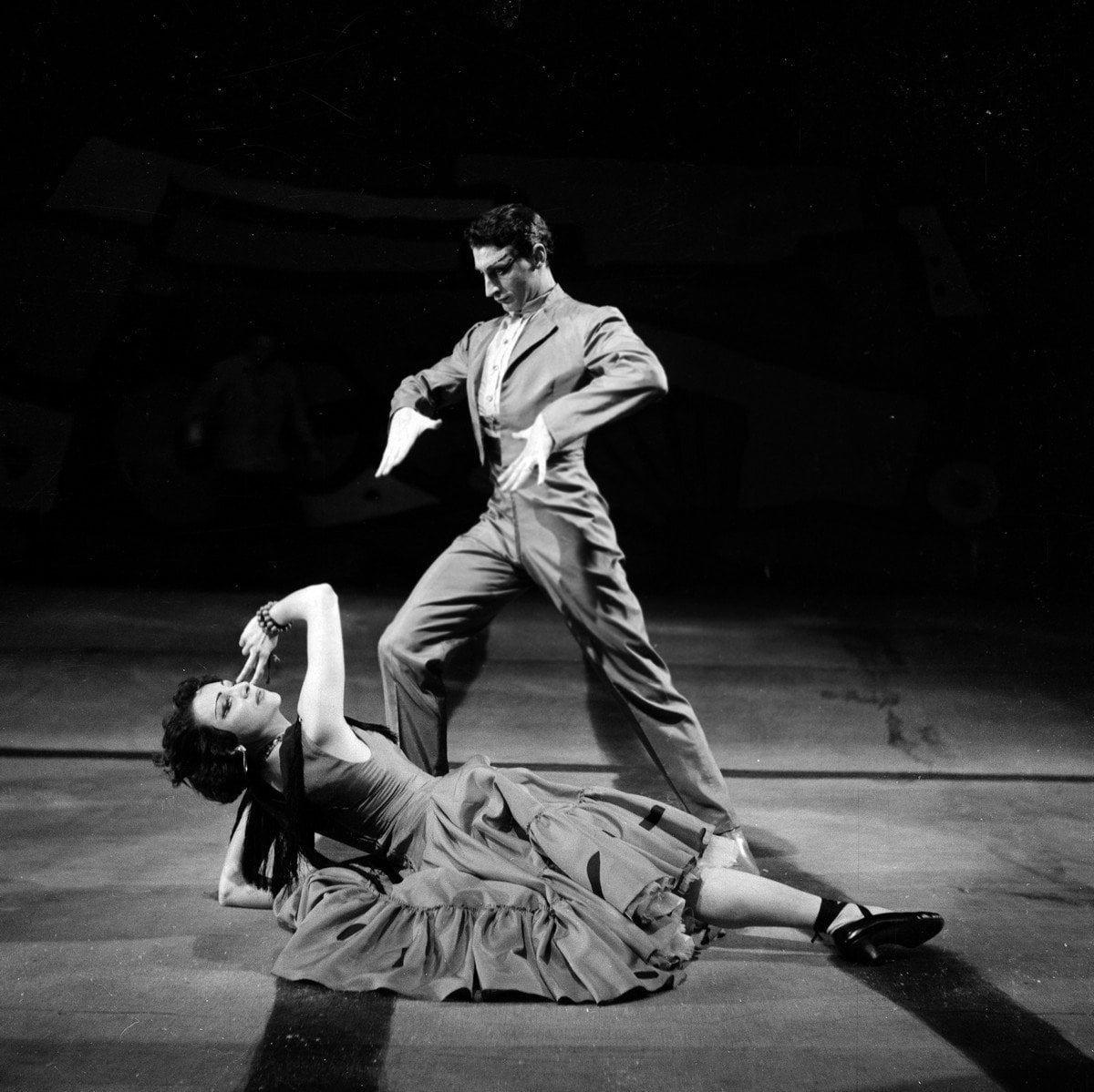 1953 Luciana Novaro in El amor brujo with Ugo DellAra photo by Erio Piccagliani © Teatro alla Scala 1953 Luciana Novaro in El amor brujo with Ugo Dell'Ara, photo by Erio Piccagliani © Teatro alla Scala