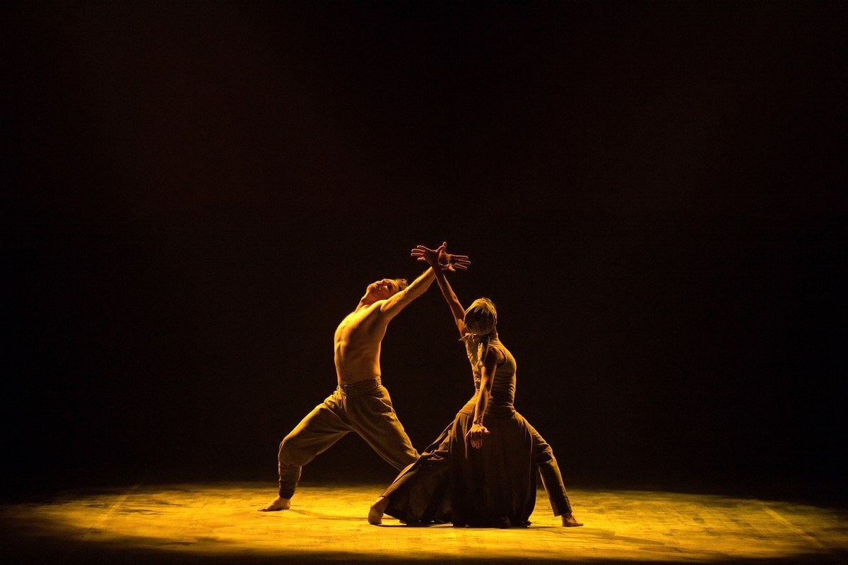 Tamara Rojo and James Streeter in Dust by Akram Khan © Laurent Liotardo Tamara Rojo and James Streeter in Dust by Akram Khan © Laurent Liotardo