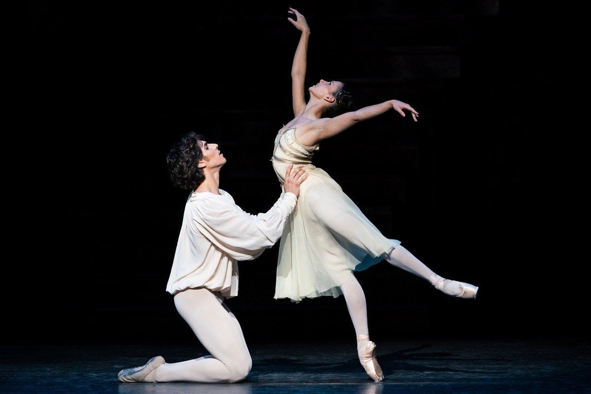Cesar Corrales as Romeo and Francesca Hayward as Juliet in Romeo and Juliet The Royal Ballet © 2019 ROH. Photograph by Helen Maybanks Cesar Corrales as Romeo and Francesca Hayward as Juliet in Romeo and Juliet, The Royal Ballet © 2019 ROH. Photograph by Helen Maybanks