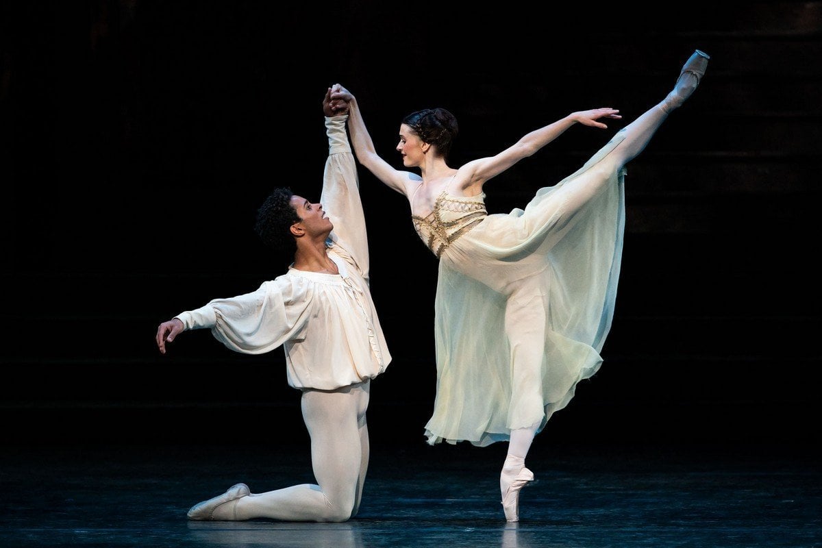 Marcelino Sambe as Romeo and Anna Rose OSullivan as Juliet in Romeo and Juliet The Royal Ballet © 2019 ROH. Photograph by Helen Maybanks Marcelino Sambé as Romeo and Anna Rose O'Sullivan as Juliet in Romeo and Juliet, The Royal Ballet © 2019 ROH. Photograph by Helen Maybanks