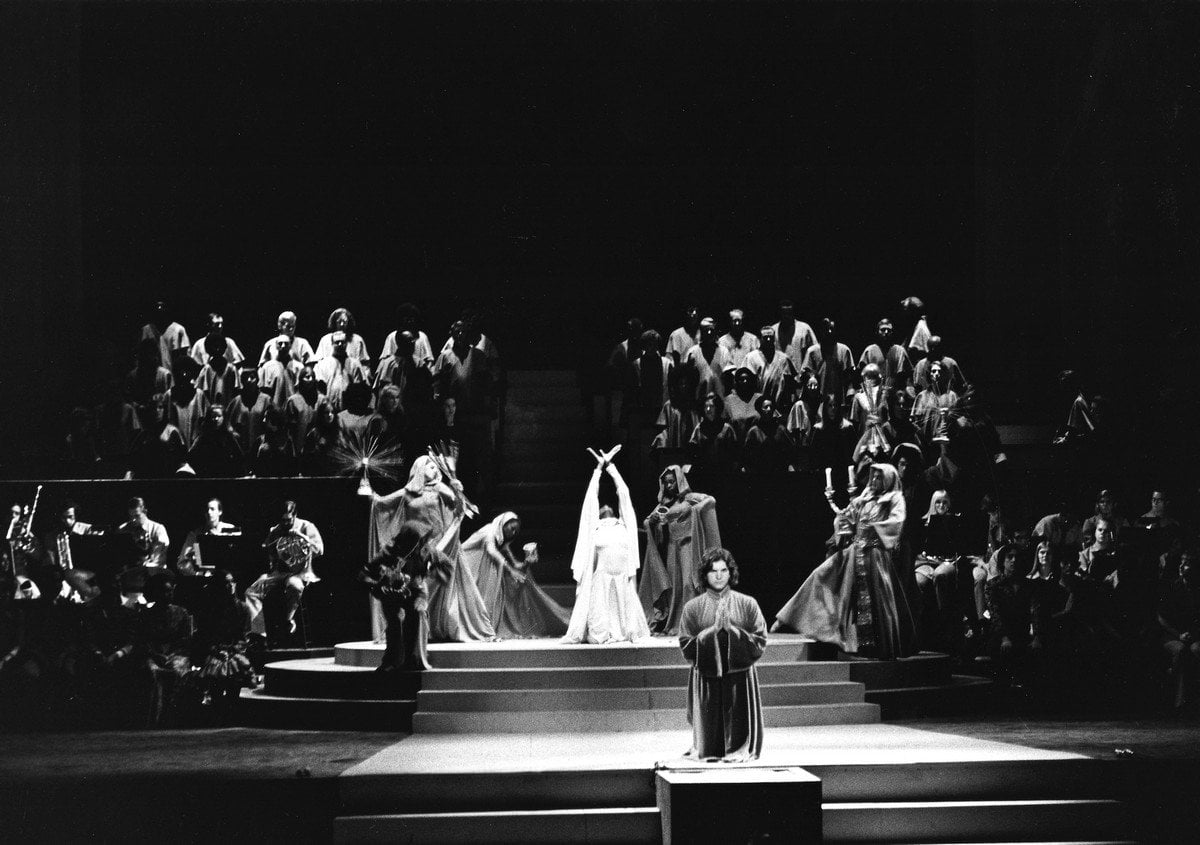 Bernstein MASS 1971 production 1 by Fletcher Drake Courtesy of the Kennedy Center Archives Bernstein MASS 1971 production 1 (by Fletcher Drake) Courtesy of the Kennedy Center Archives