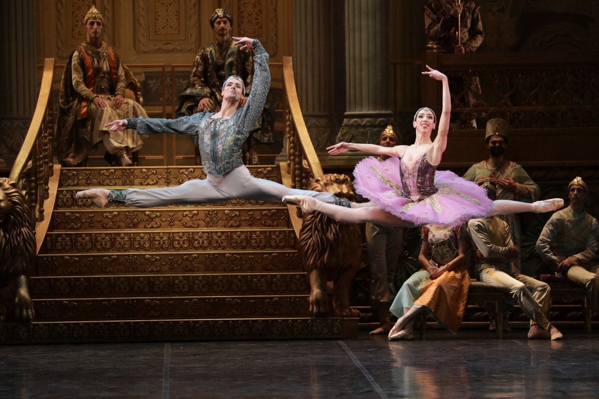 06 La Bayadere with Jacopo Tissi and Maria Celeste Losa photo by Brescia e Amisano %C2%A9Teatro alla Scala 06 - La Bayadère, with Jacopo Tissi and Maria Celeste Losa, photo by Brescia e Amisano ©Teatro alla Scala