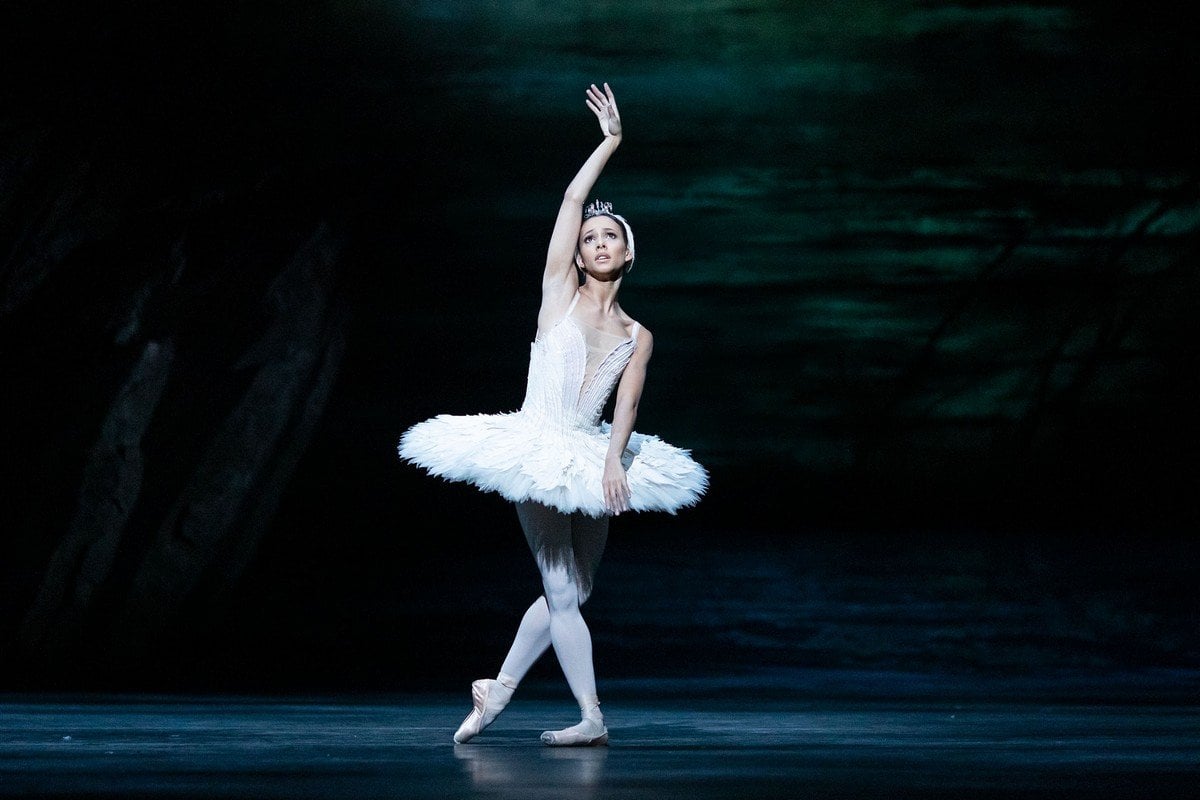 Francesca Hayward as Odette in Swan Lake The Royal Ballet ©2020 ROH. Photograph by Helen Maybanks Francesca Hayward as Odette in Swan Lake, The Royal Ballet ©2020 ROH. Photograph by Helen Maybanks