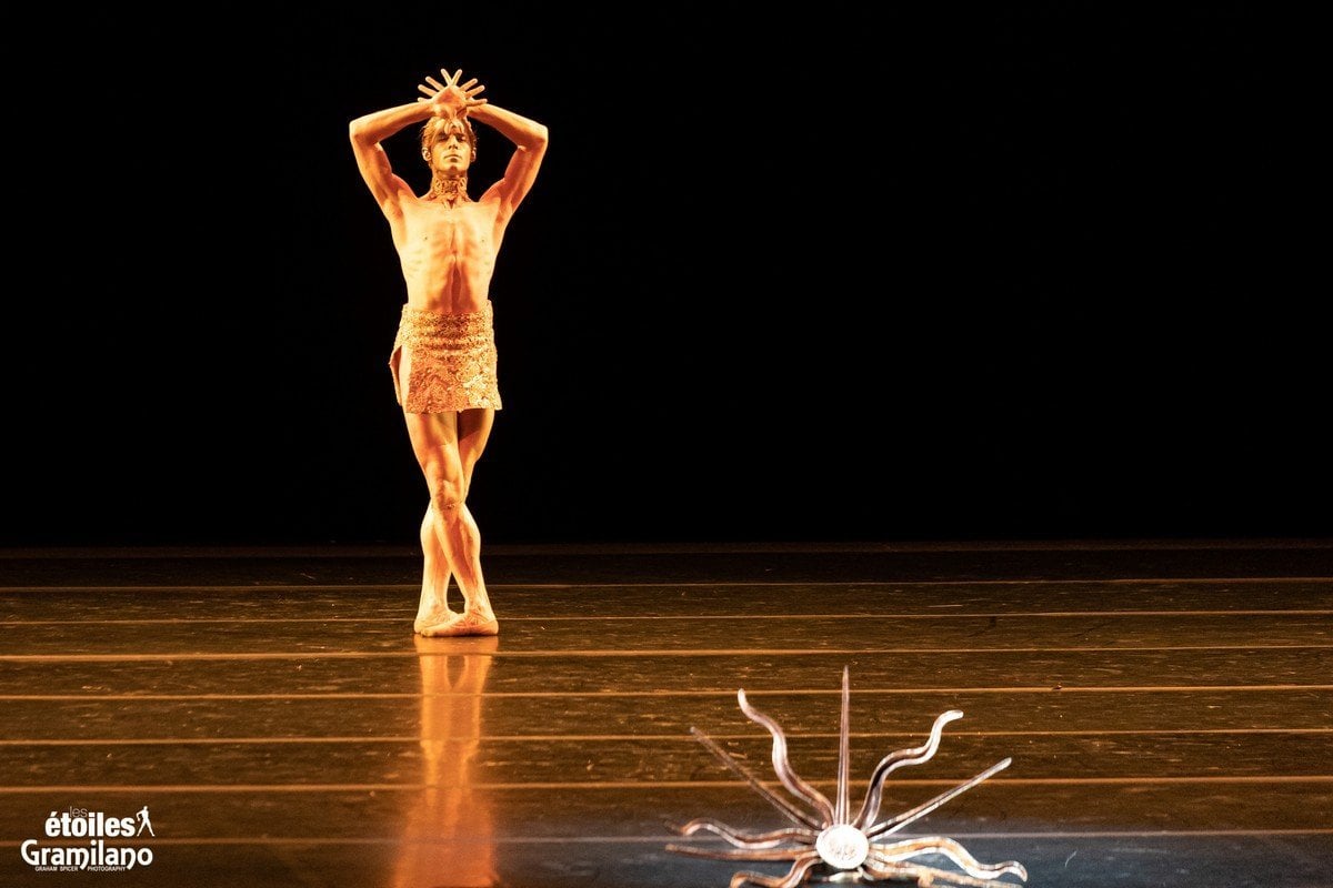 LES ETOILES 2022 Sergio Bernal in Le roi danse © Graham Spicer 4074 LES ÉTOILES 2022 - Sergio Bernal in Le roi danse © Graham Spicer - 4074
