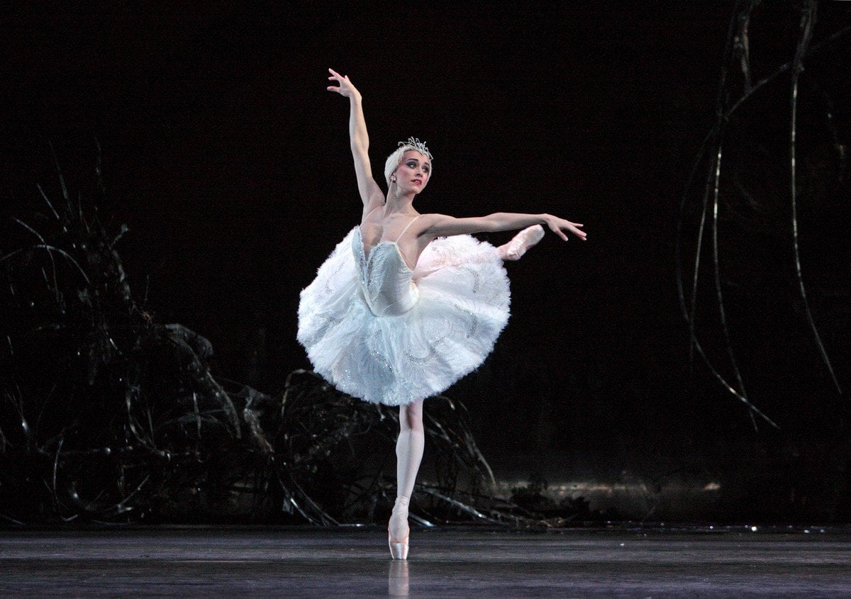 Marianela Nunez as Odette in Swan Lake © Dee Conway.ROH 2008 Marianela Nuñez as Odette in Swan Lake © Dee Conway.ROH 2008