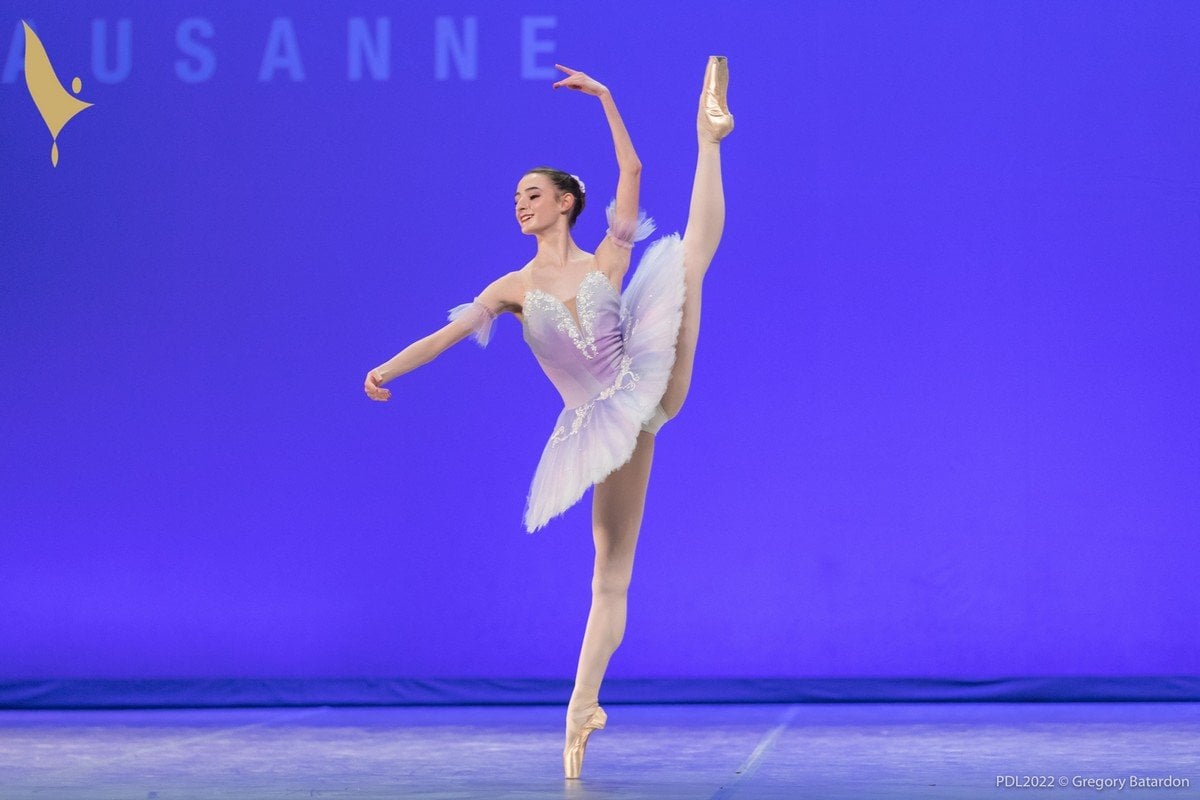 Prix de Lausanne 2022 306 Maya Schonbrun finalist ©Gregory Batardon 1177 Prix de Lausanne 2022 306 Maya Schonbrun, finalist ©Gregory Batardon, 1177