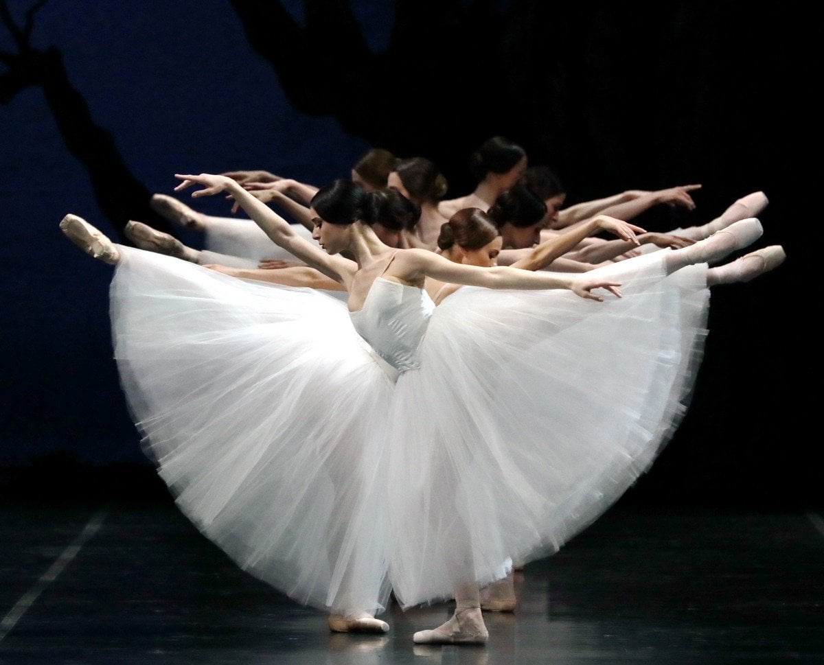 GALA FRACCI - Giselle - photo by Brescia e Amisano © Teatro alla Scala