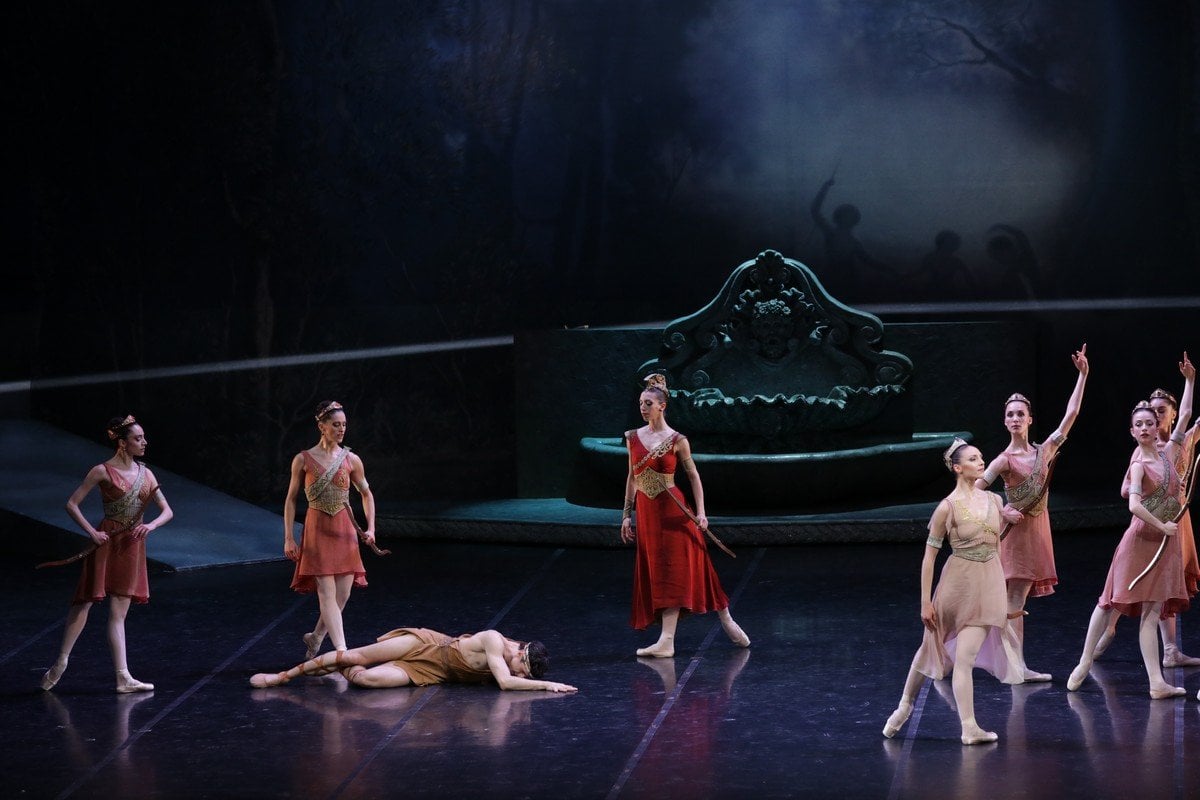 11 Sylvia choreography by Manuel Legris photo by Brescia e Amisano ©Teatro alla Scala 2022 Nicola Del Freo Maria Celeste Losa Martina Arduino 11 - Sylvia - choreography by Manuel Legris - photo by Brescia e Amisano ©Teatro alla Scala 2022 - Nicola Del Freo, Maria Celeste Losa, Martina Arduino
