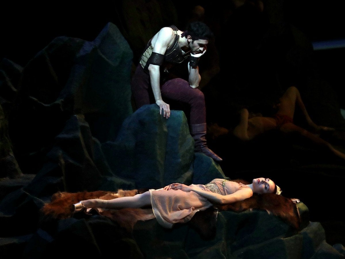 20 Sylvia choreography by Manuel Legris photo by Brescia e Amisano ©Teatro alla Scala 2022 Martina Arduino Christian Fagetti 20 - Sylvia - choreography by Manuel Legris - photo by Brescia e Amisano ©Teatro alla Scala 2022 - Martina Arduino, Christian Fagetti